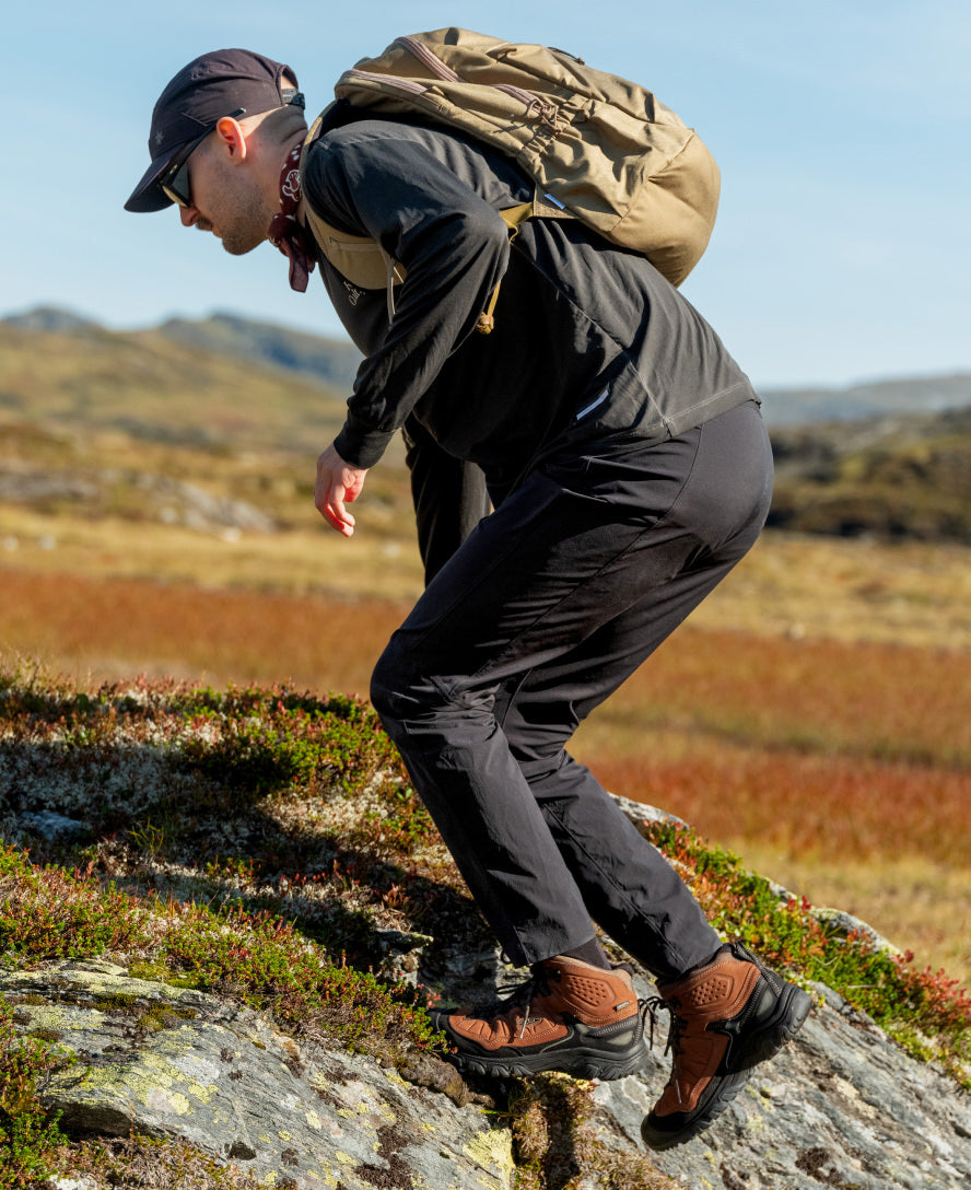 Men's Targhee IV Waterproof Hiking Boot Sea Turtle/Roasted Pecan / Keen / Men's|Women's
