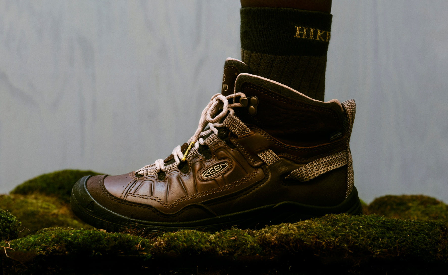 Women's Targhee IV Waterproof Hiking Boot x Hikerkind Dark Earth/Dark Earth / Keen / Men's|Women's