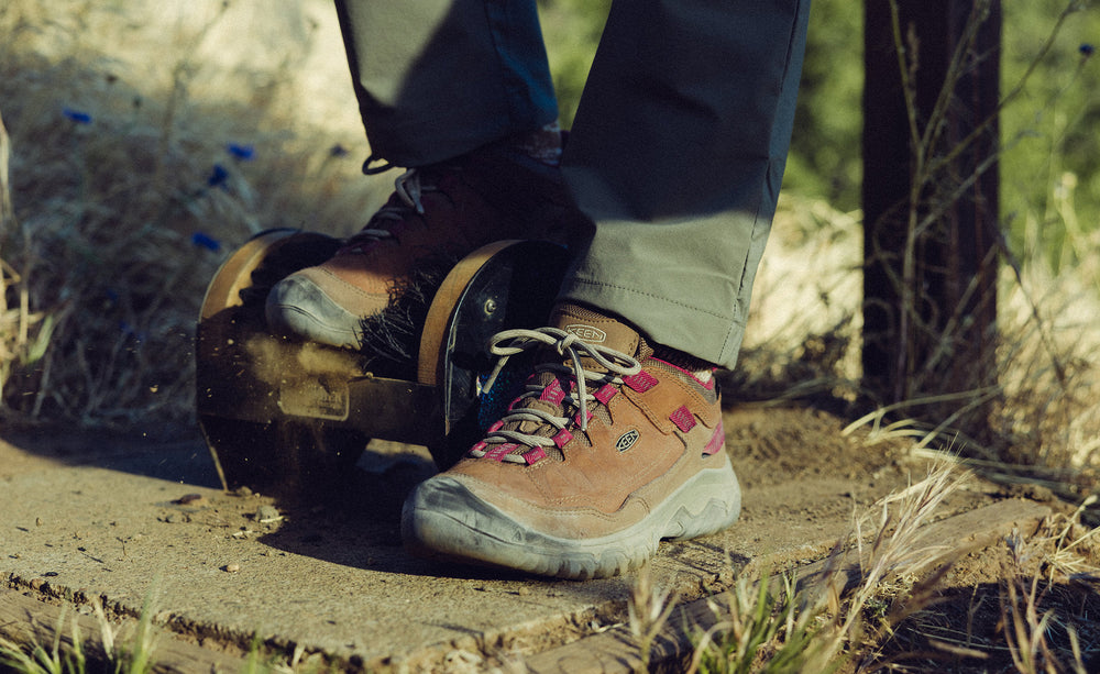 Women's Targhee IV Waterproof Hiking Shoe Bison/Beaujolais / Keen / Men's|Women's