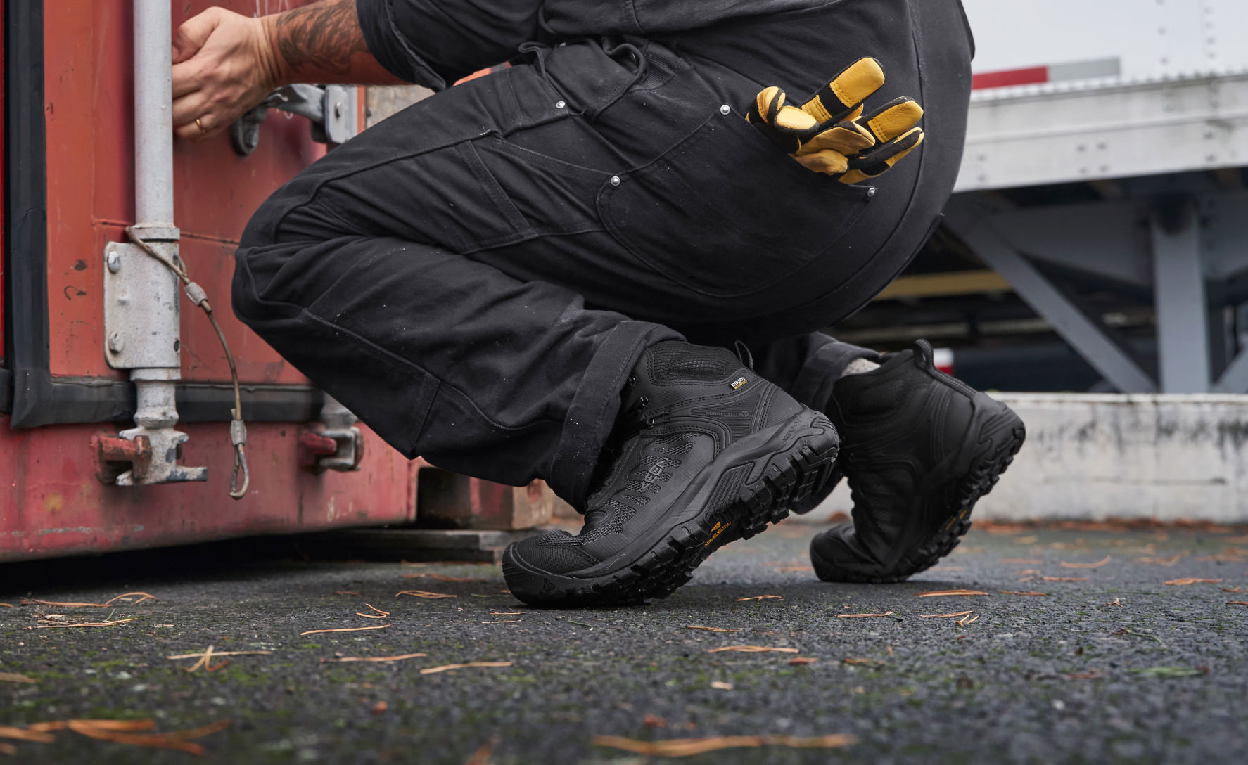 Men's Reno Waterproof Mid (Soft Toe) Black/Black / Keen / Men's