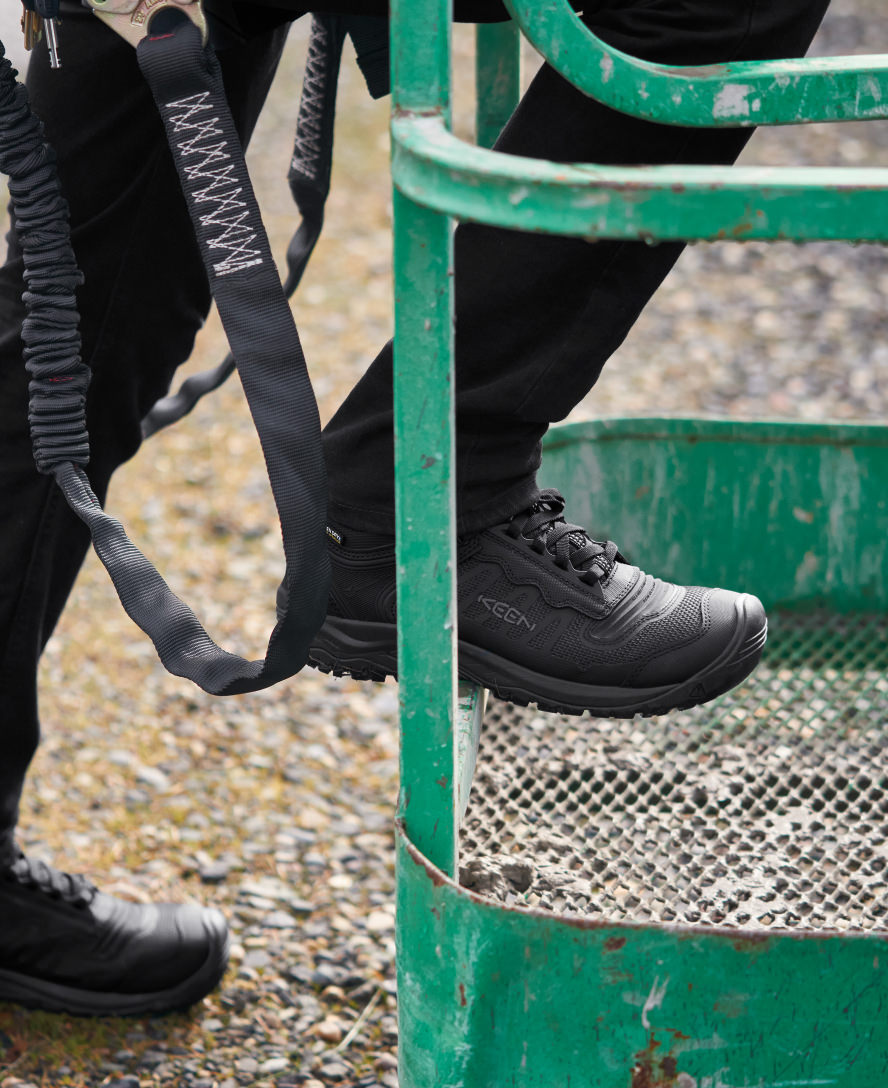 Men's Reno Waterproof Mid (Soft Toe) Black/Black / Keen / Men's