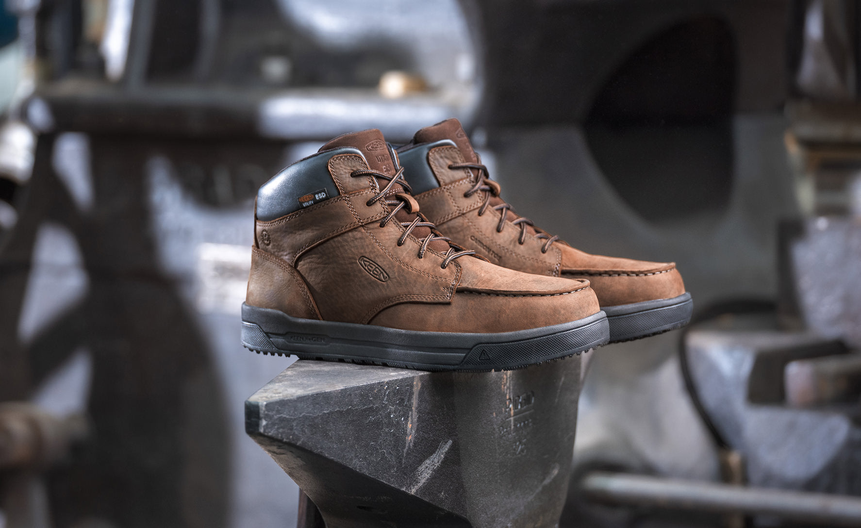 Men's Gibson ESD Boot (Carbon Toe) Cascade Brown/Black / Keen / Men's