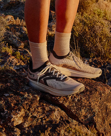 Men's Seek Trail Running Shoe Black/Sunset Sand / Keen / Men's