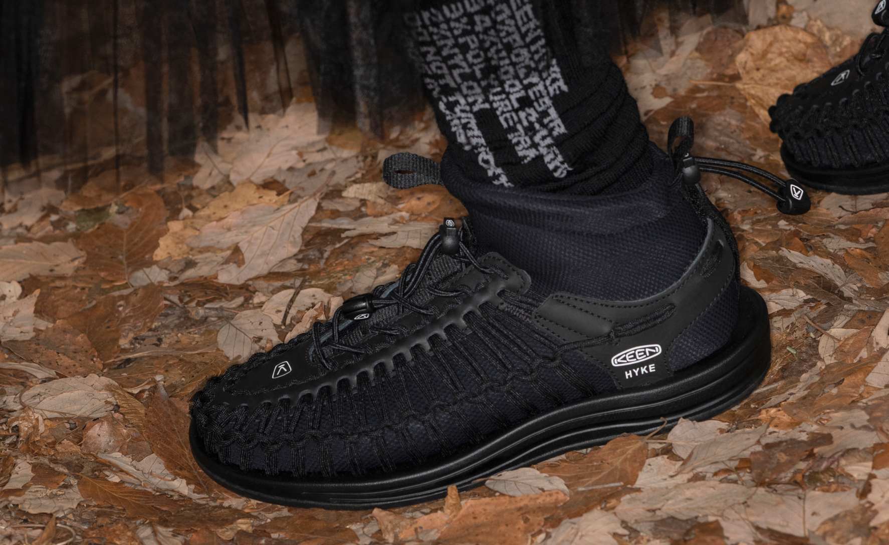 Women's UNEEK High Top x HYKE HYKE Black / Keen / Women's