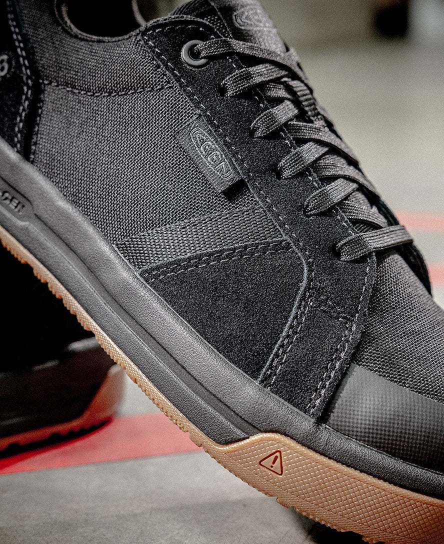 Women's Kenton Work Shoe (Carbon Toe) Black/Gum / Keen / Women's