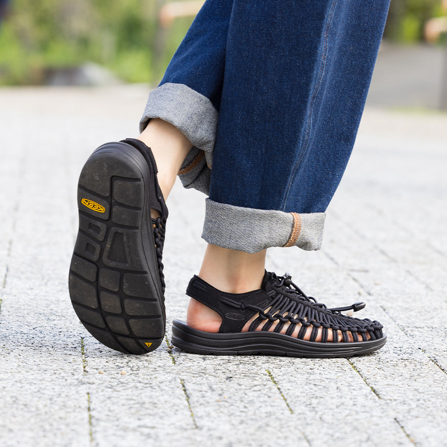 Women's UNEEK Sneaker Black/Black / Keen / Women's