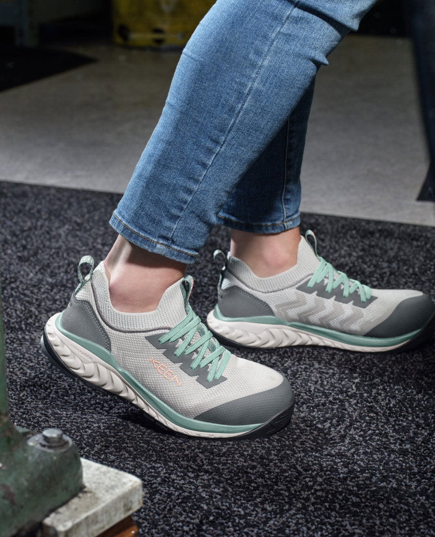 Women's Arvada Shift Work Sneaker (Carbon Toe) Steel Grey/Granite Green / Keen / Women's