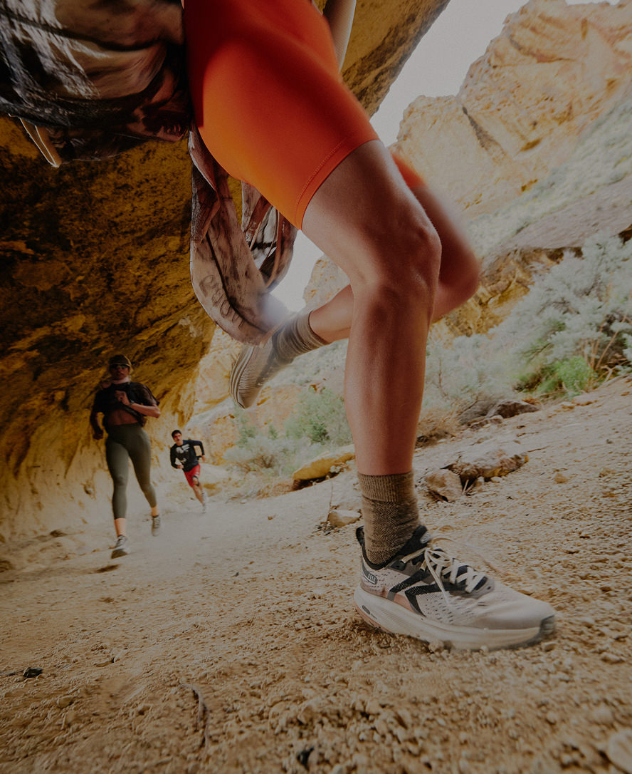 Women's Seek Trail Running Shoe Black/Sunset Sand / Keen / Women's