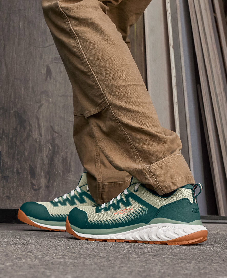 Women's Arvada Work Sneaker (Carbon Toe) Sea Moss/Desert Sage / Keen / Women's