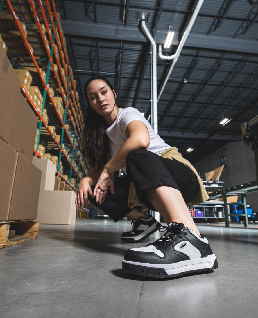 Women's Overton Work Shoe (Carbon Toe) Star White/Black / Keen / Women's