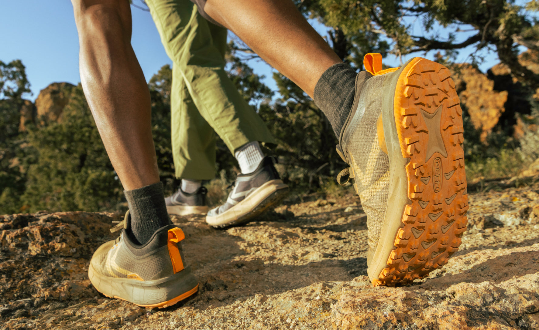 Women's 450 Dirt Hiking Shoe Birch/Nectarine / Keen / Women's